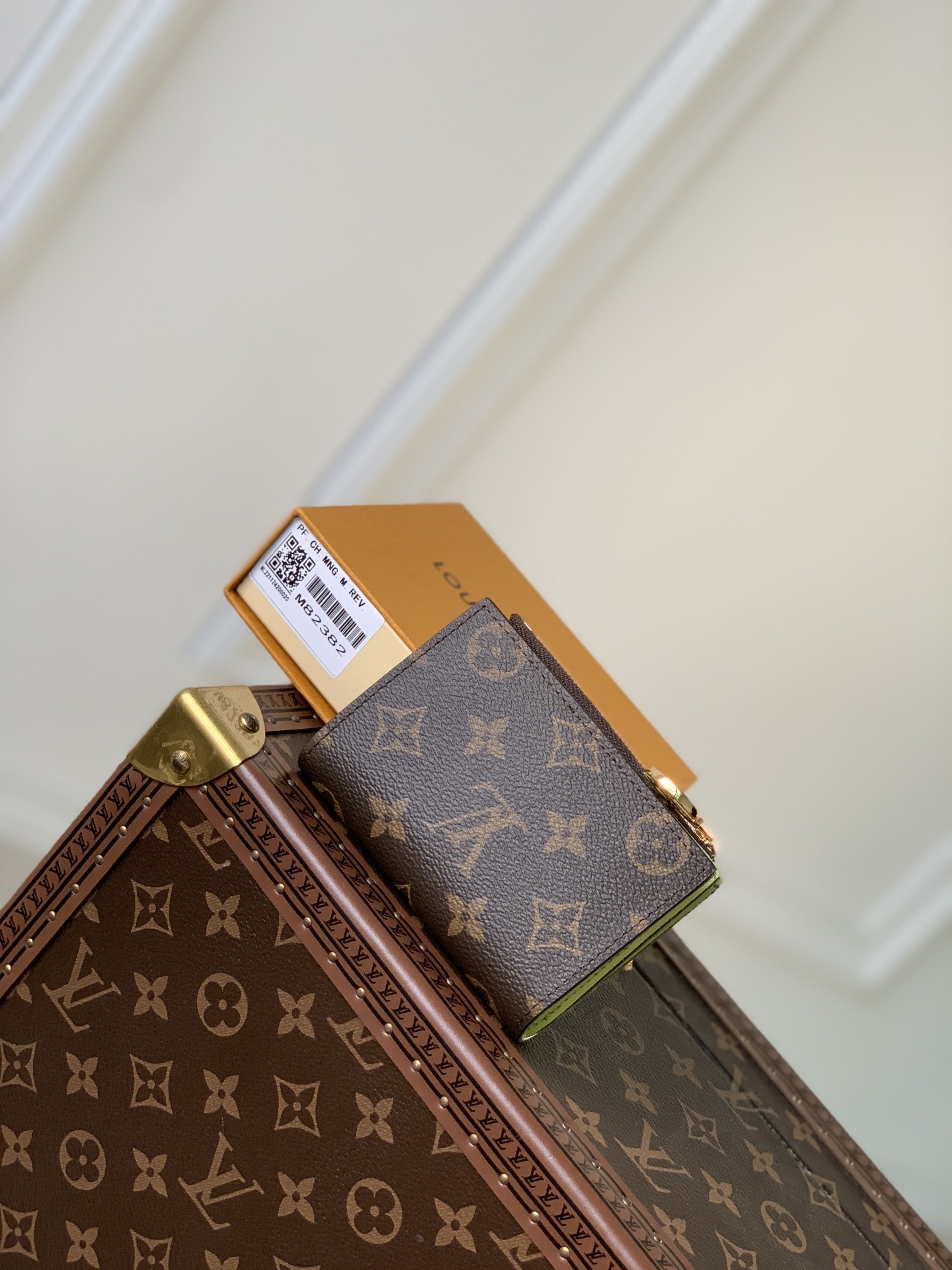 l0*is V*t0n wallet- m82381-9×11.5×1.5cm