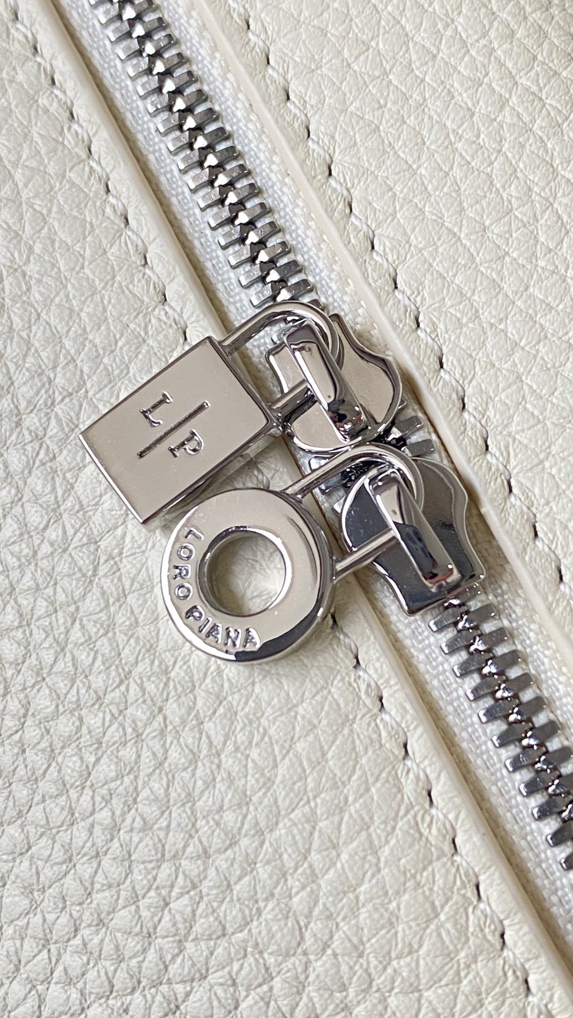 L**o p*ana bag-19cm