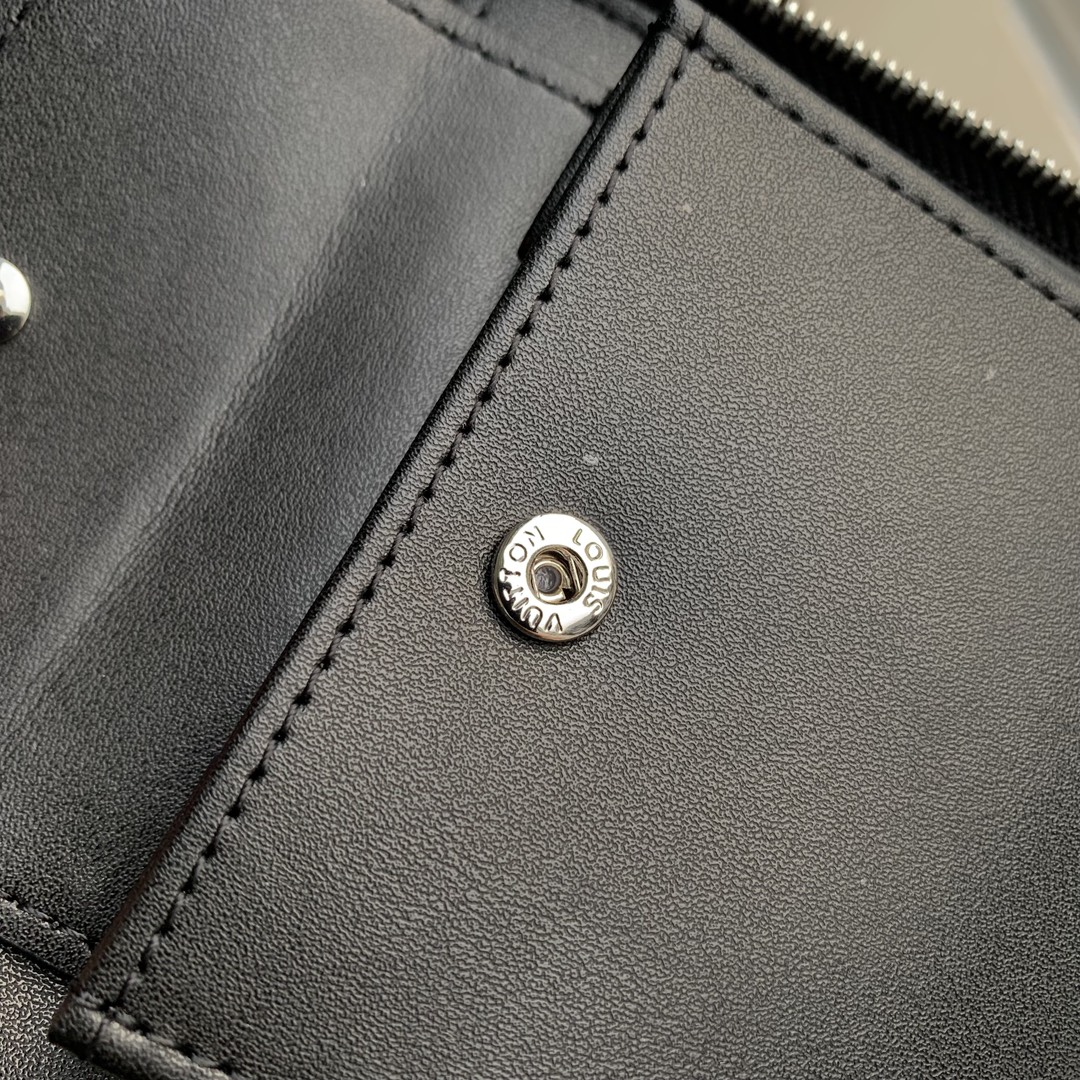 l0*is V*t0n wallet-m81558-11.5 x 10.5 x 2cm