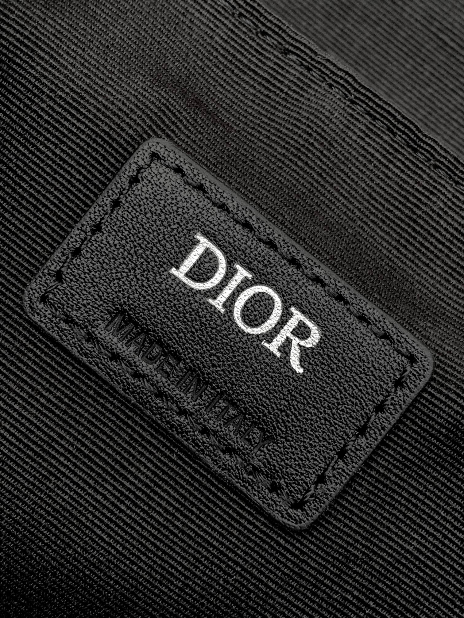 D*or explorer crossbody bag-20 x 15 x 5cm