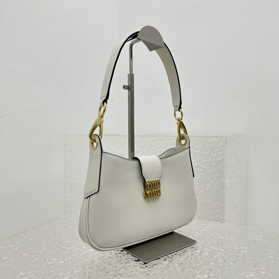 M*um*u city calf hobo bag-28*15*4cm