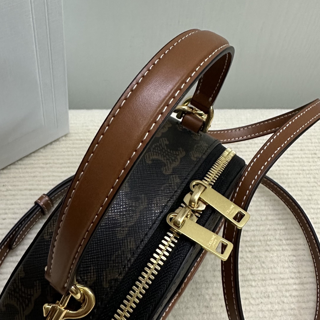 Ce**e print crescent bag-18x12.5x6cm