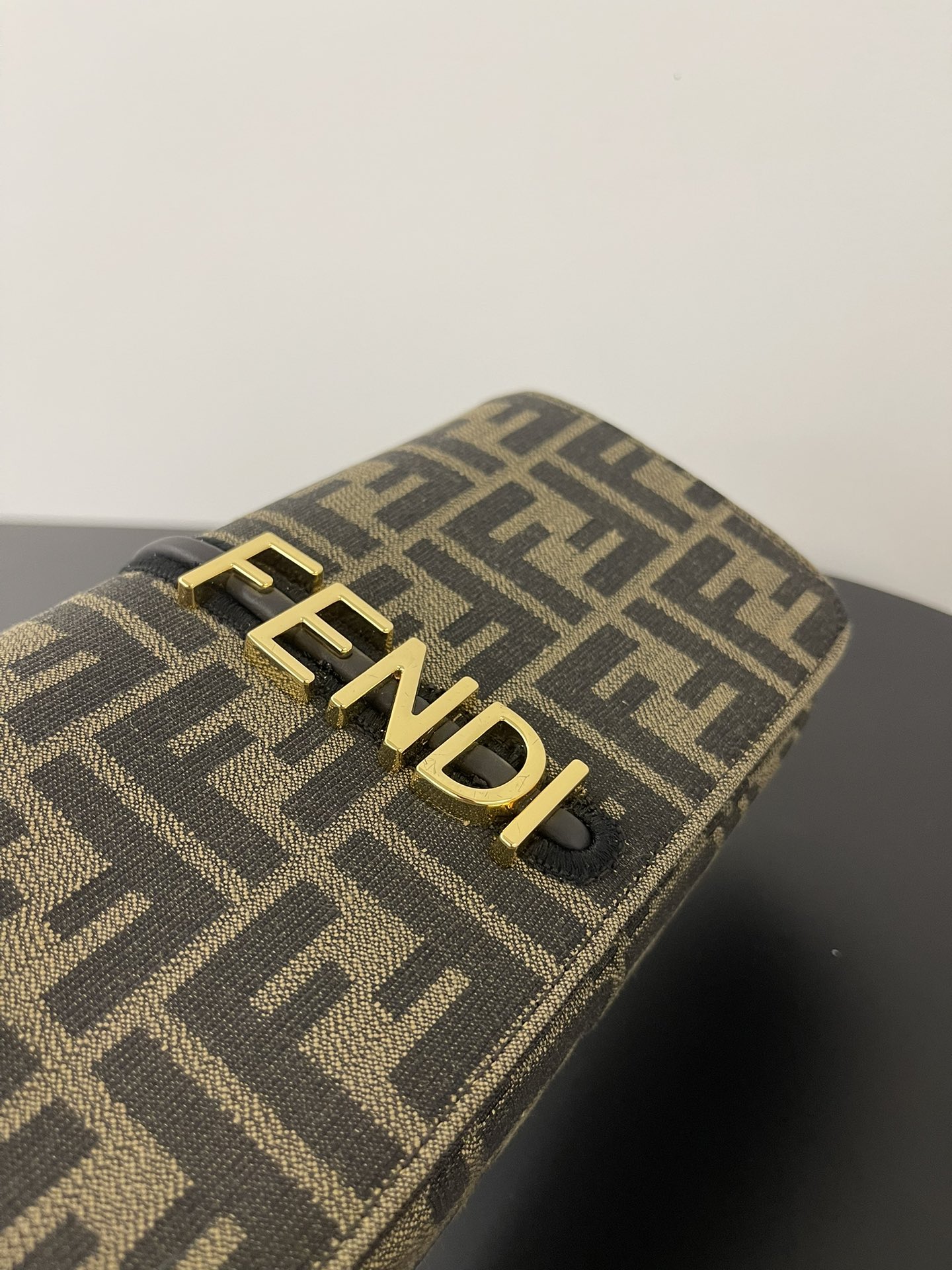 F**di graphy bag-22x5x11cm
