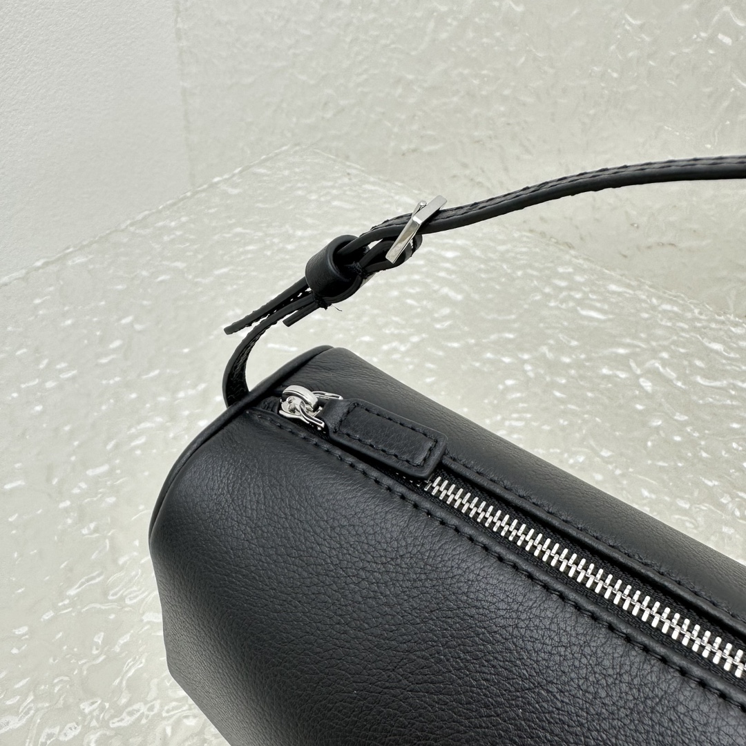 The R0w 90s bag-cowhide leather-19.5*10*8cm
