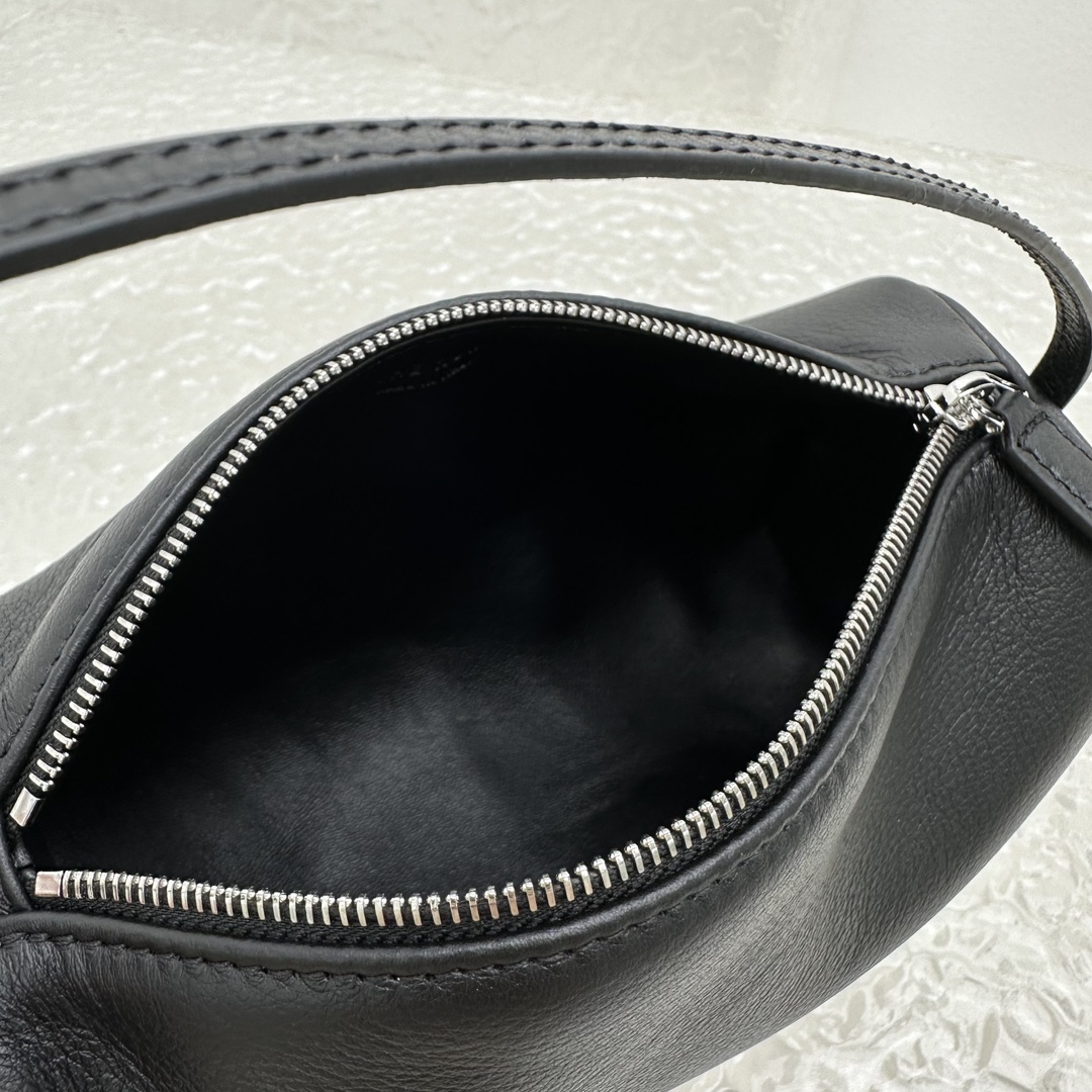 The R0w 90s bag-cowhide leather-19.5*10*8cm