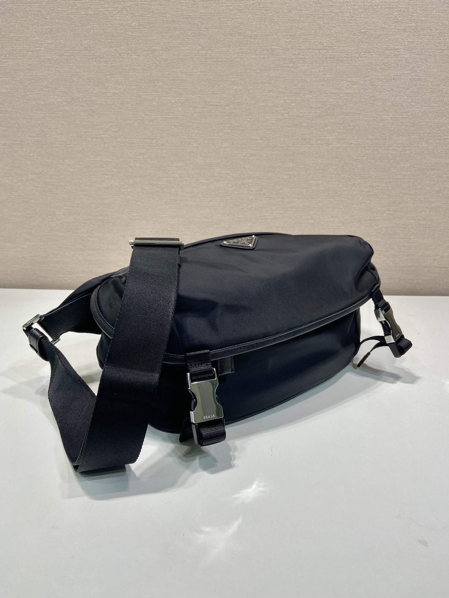 Pra*a 2vh99 messenger bag-27*15.5*14cm