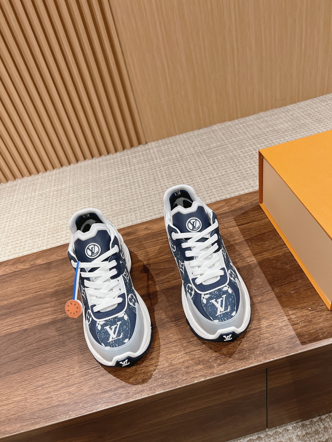 l0*is V*t0n run55 sneakers(eu35-eu41)