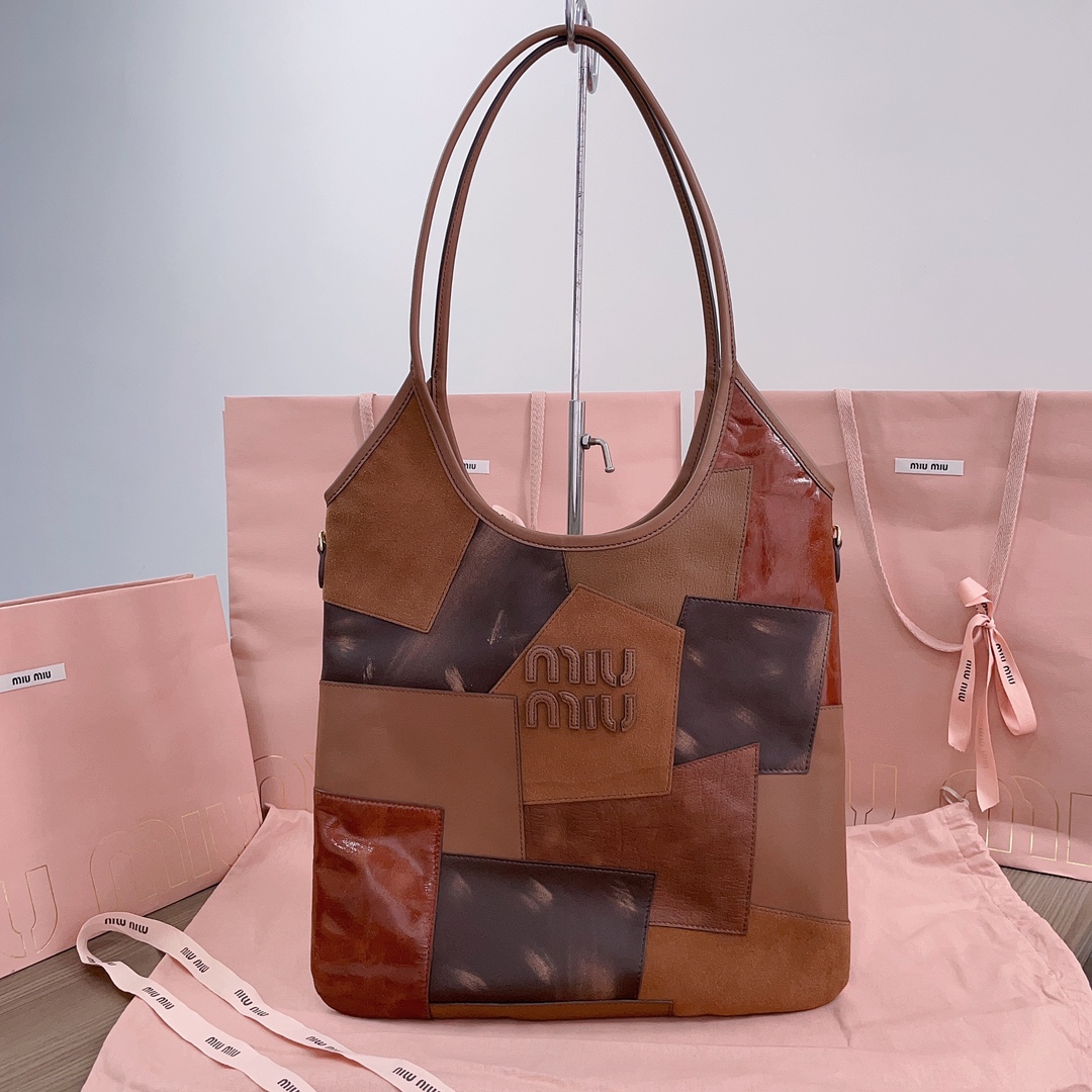 M*um*u tote-35 x 40cm