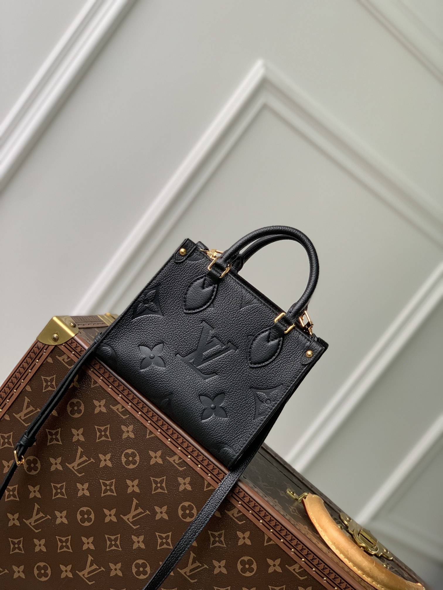 l0*is V*t0n onthego bb handbag-18*15*8.5cm