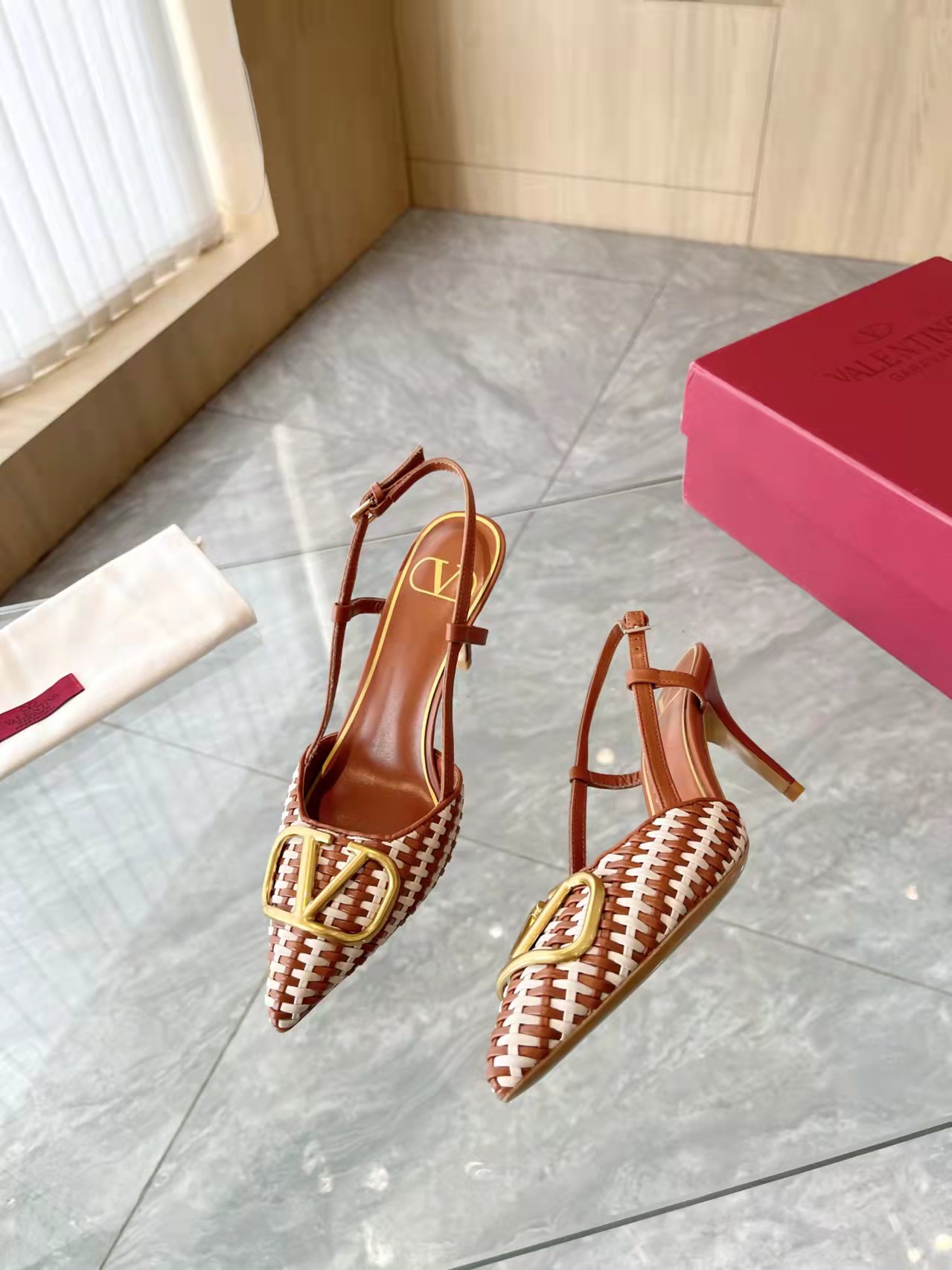Va1e*ntin0 2024ss heels