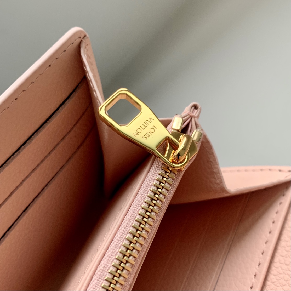 l0*is V*t0n sarah wallet-m83580-19 x 10.5 x 2.5cm