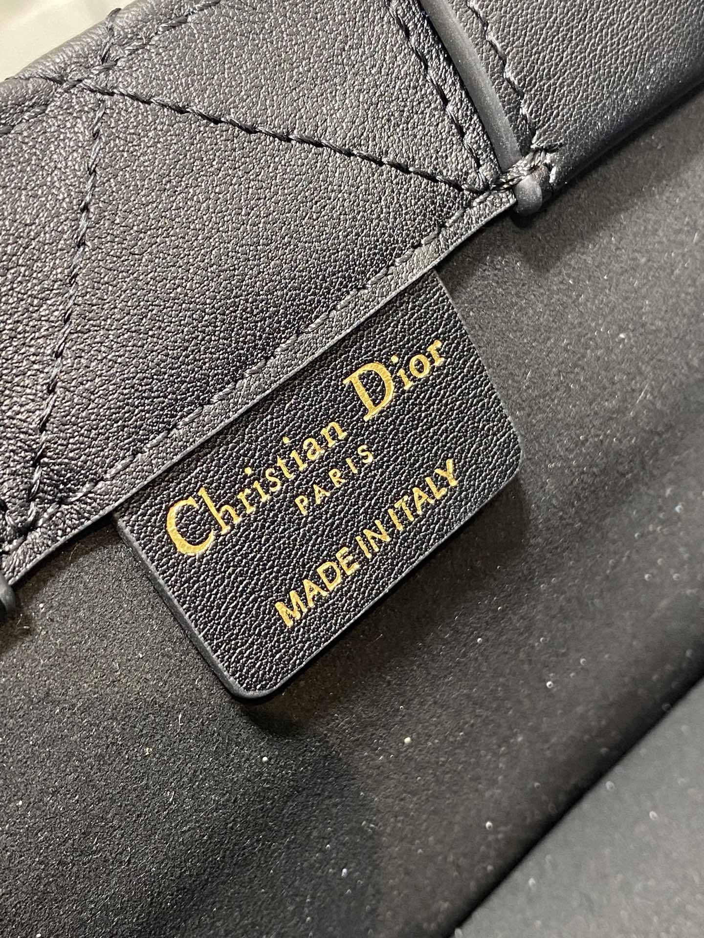 D*or book tote-21.5*13*7.5cm
