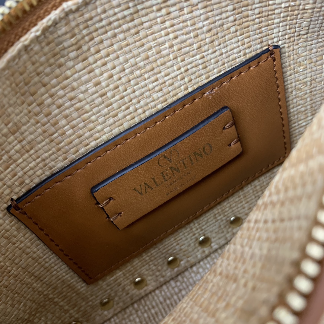 Va1e*ntin0 rockstud raffia bag-19*13*7cm