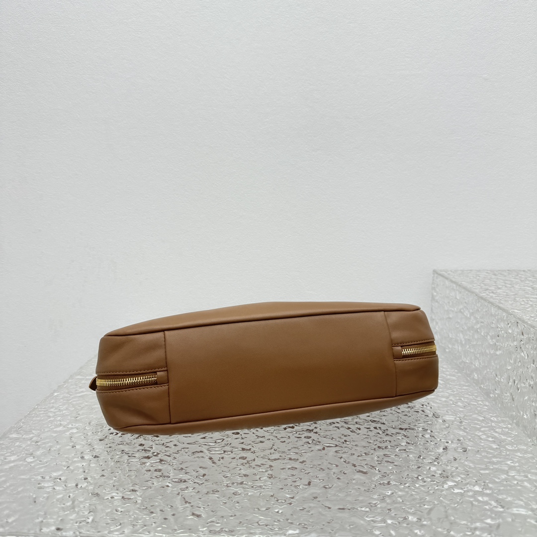 M*um*u leather hobo bag-35*18*9cm