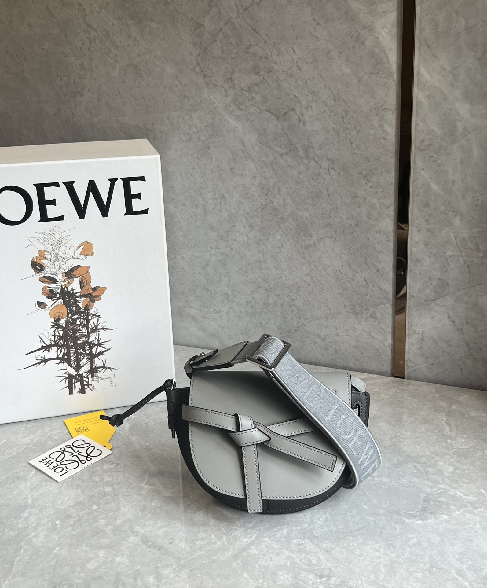 L0ew* mini puzzle gatedual bag-21*12.5*9cm