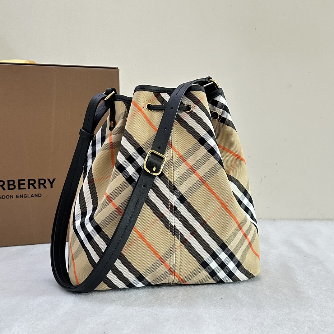 B**rry bucket bag-27.5 x 16 x 29cm