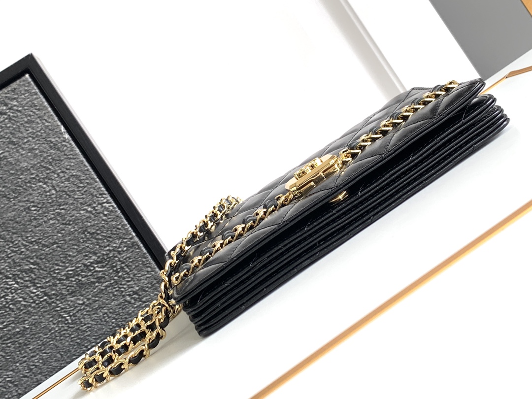 Ch@nel Clutch With Chain-Shiny Aged Calfskin -18.5 X 14.5CM