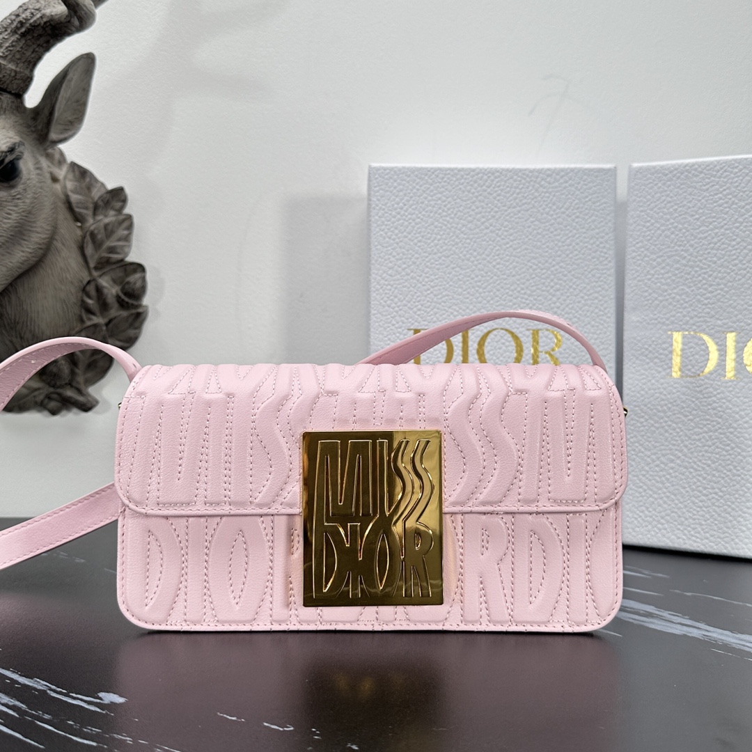 D*or miss D*or allover bag-22*11*6cm
