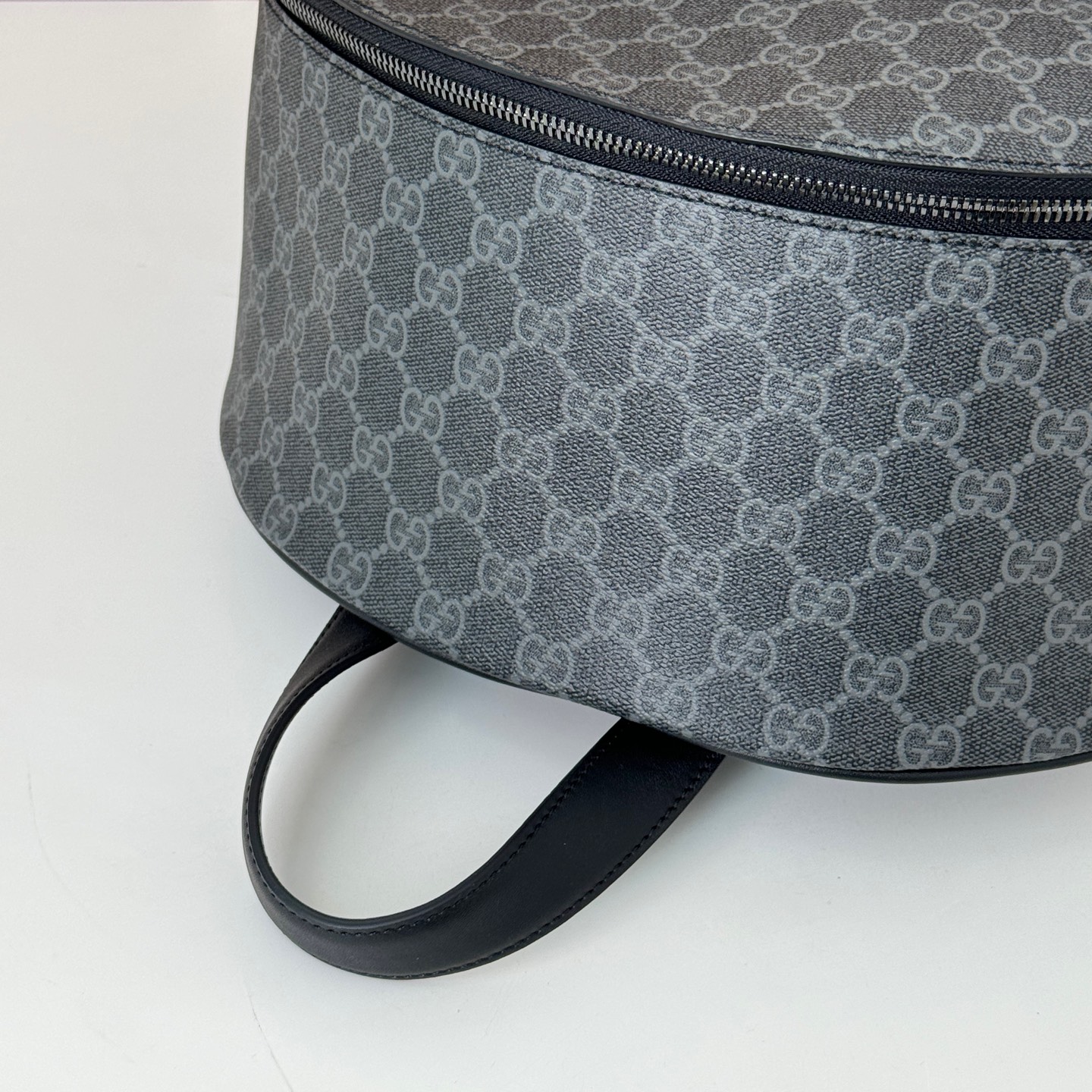 Gvc*1 backpack-31.5*41*14.5cm