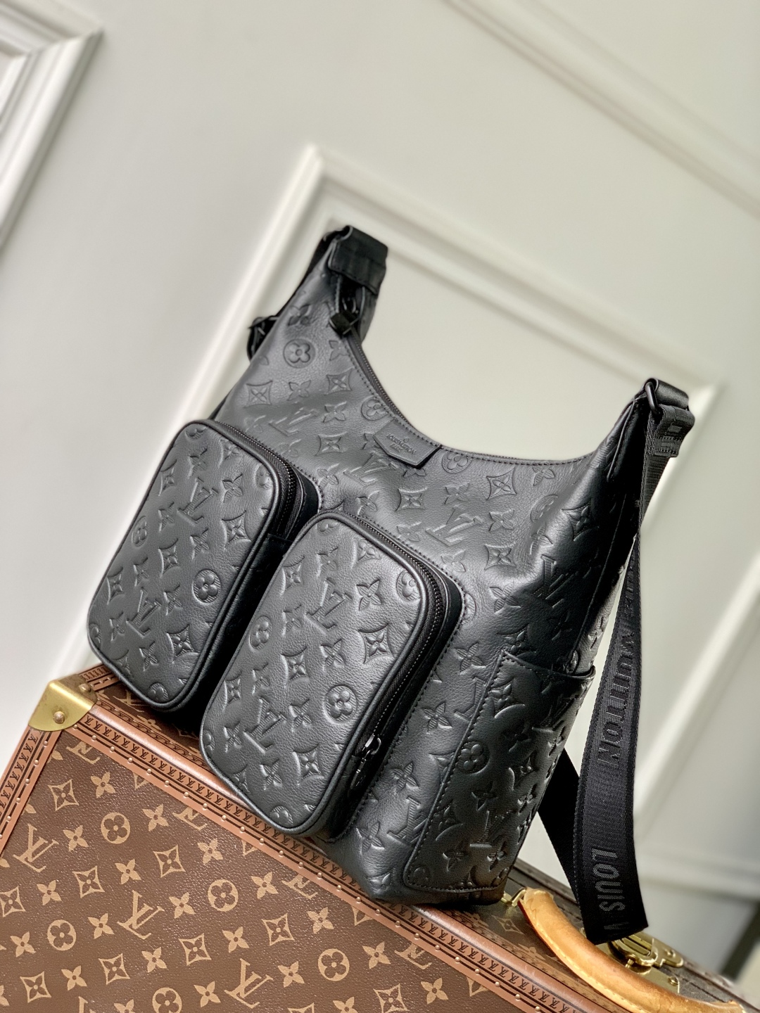 l0vis Vvtt0n hobo cargo handbag-m14576-27 x 19.7 x 34.5cm