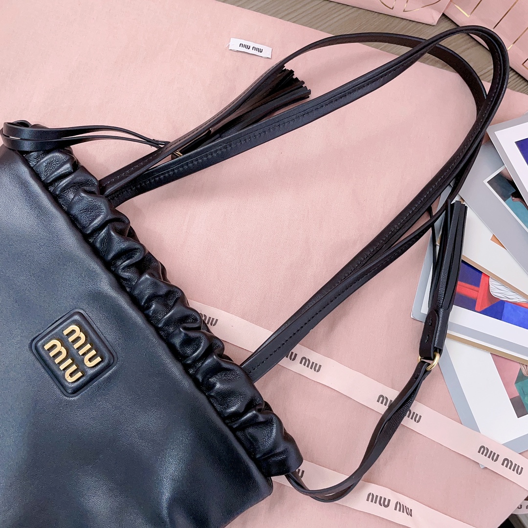 M1v M1v joie leather bag--28 x31cm