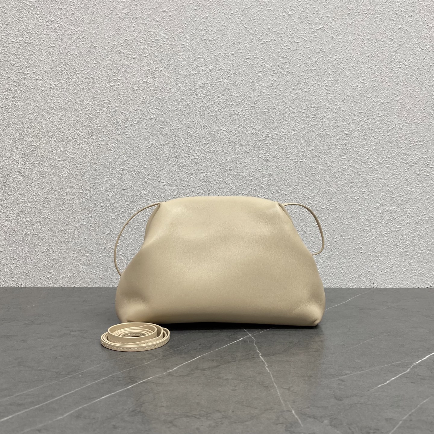 The R0w mira clutch bag-25x17x7cm
