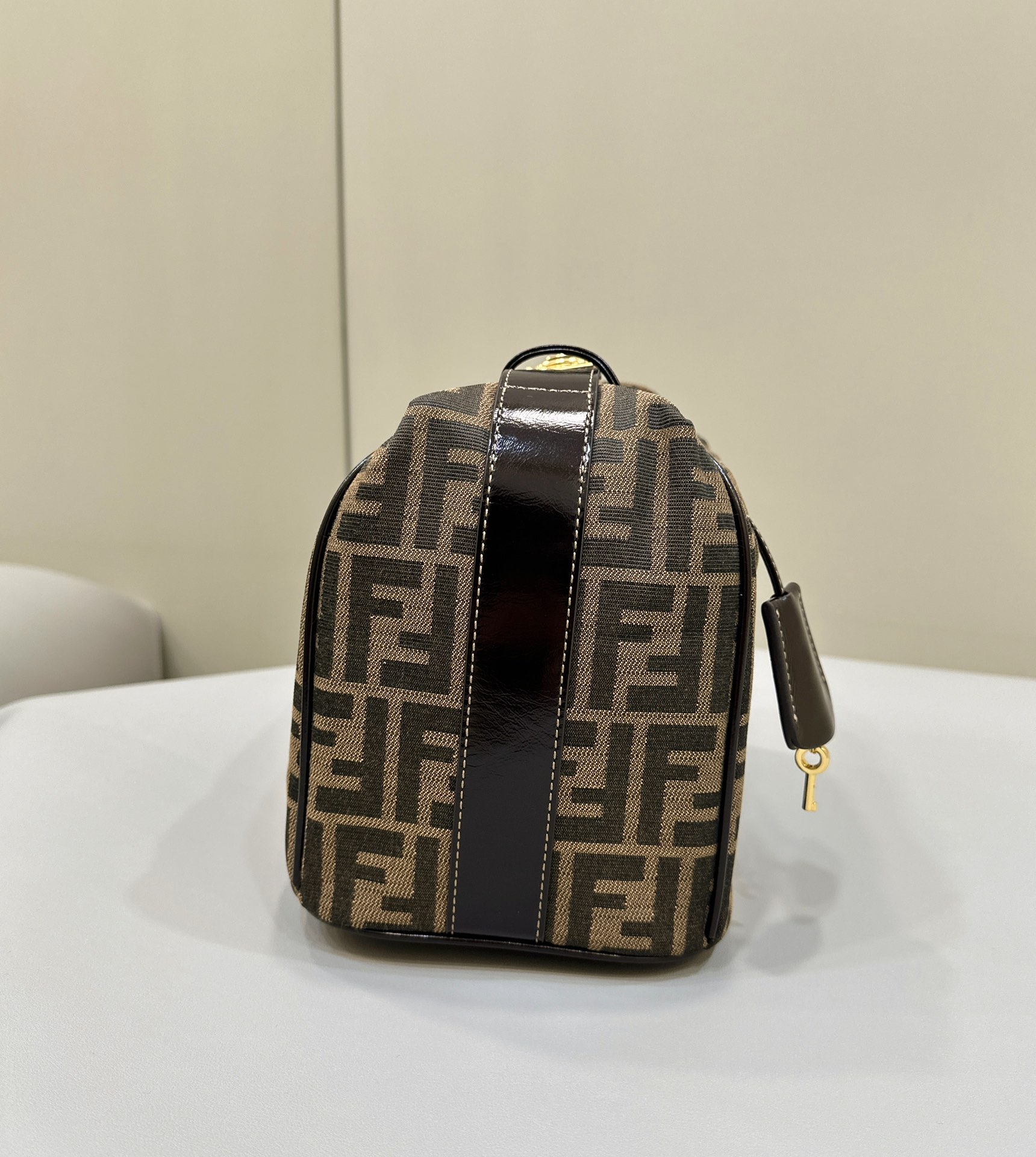 F**di vinatge bag-26x15x19cm