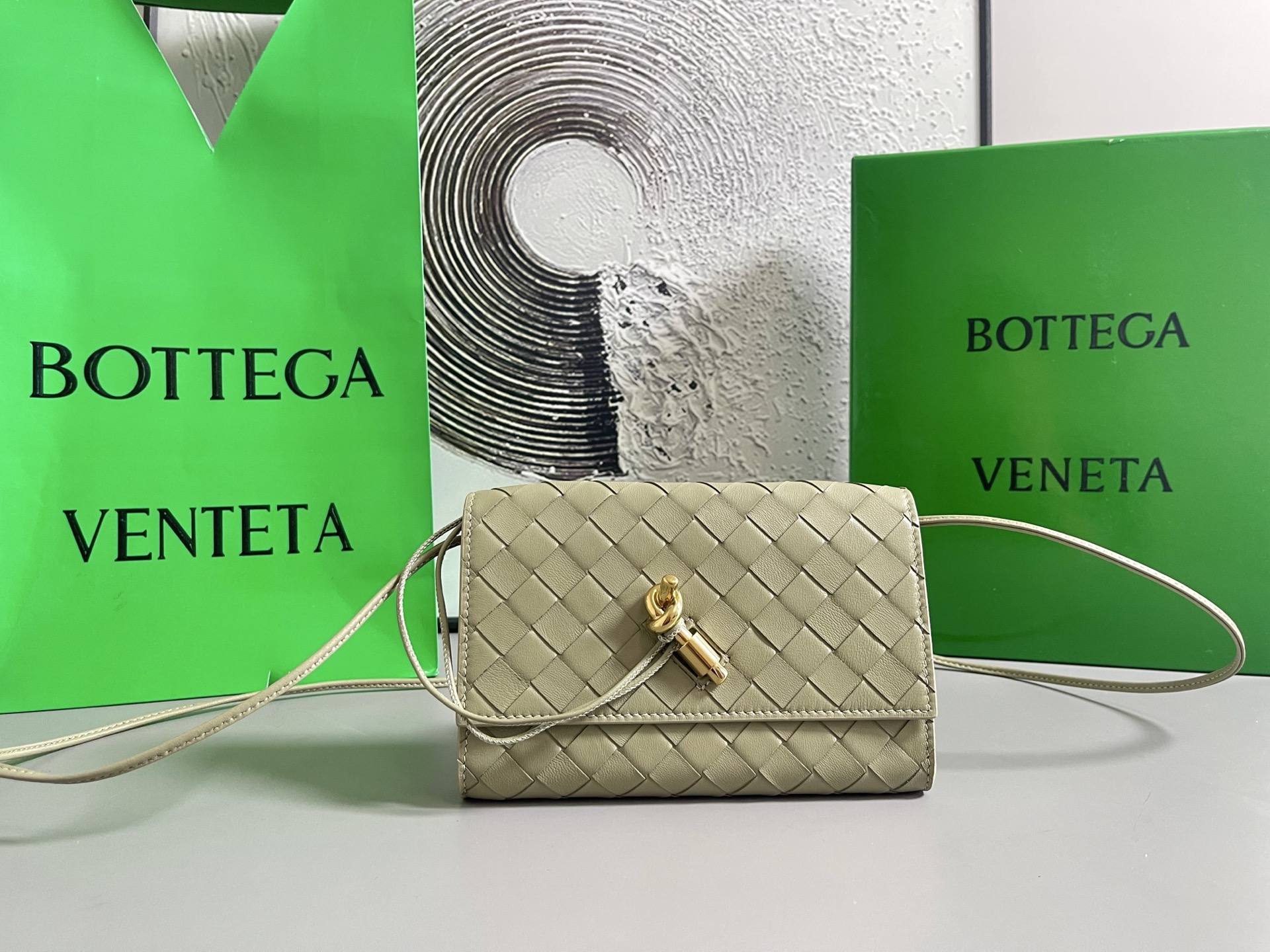 b0tt*ga Ven*ta andiamo pouch-12.6*19*2cm