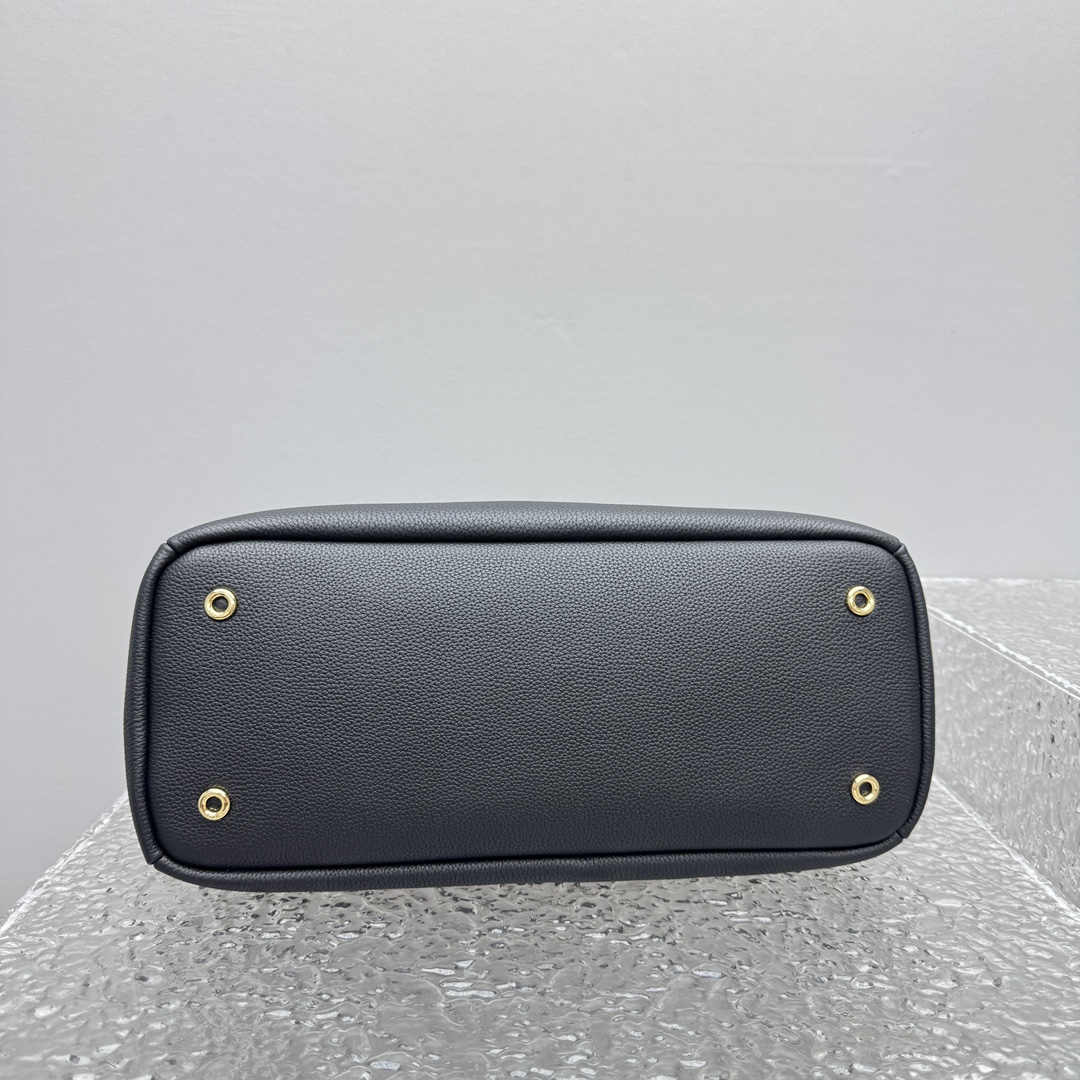 L0r0 P1ana needle bag(black)-38*21*18cm