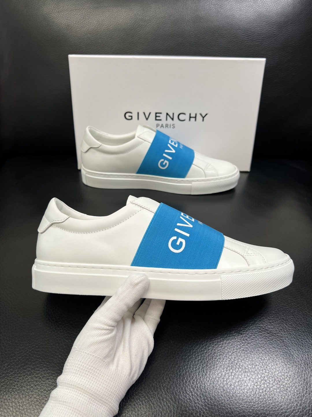 Gienvchy Sneakers