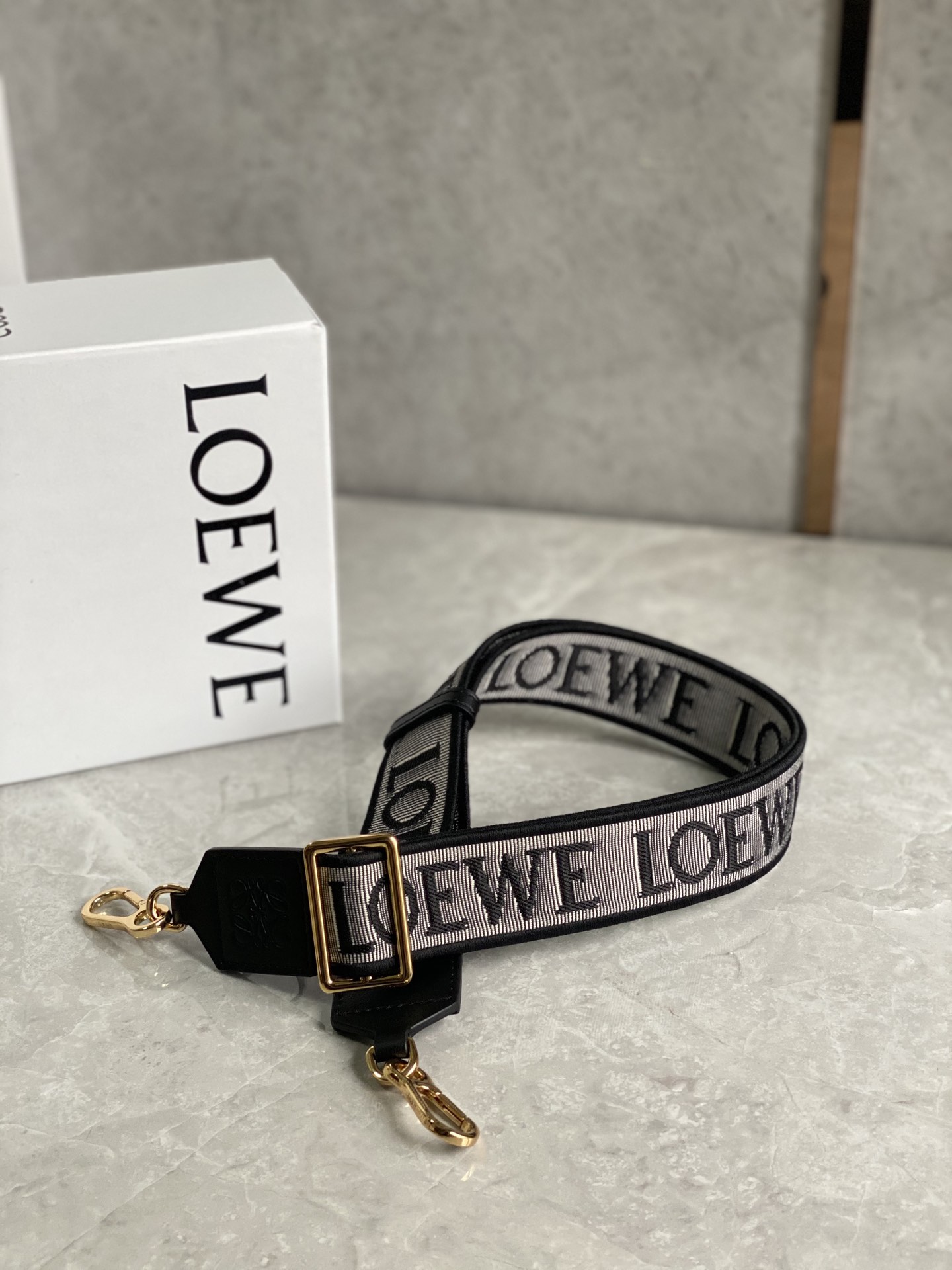 L0ew* straps