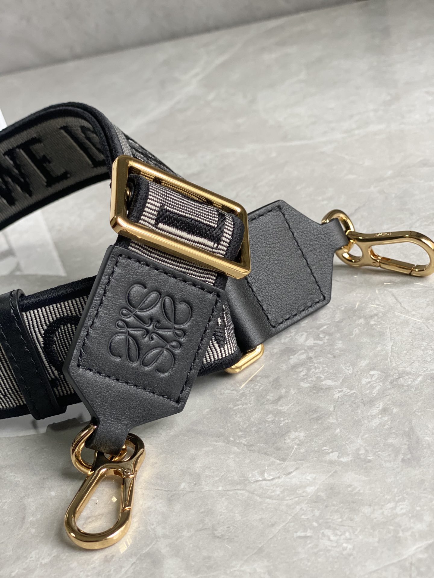 L0ew* straps