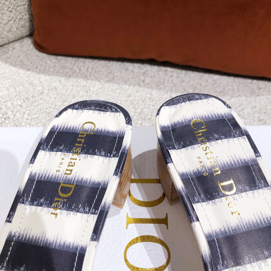 D*or sandals