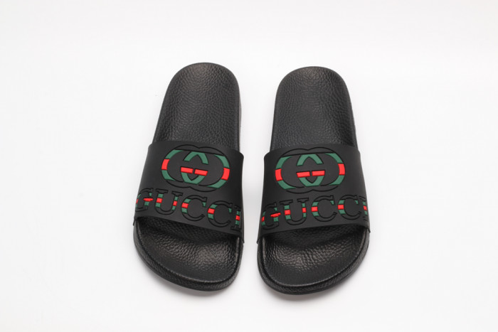 G*u*i slippers