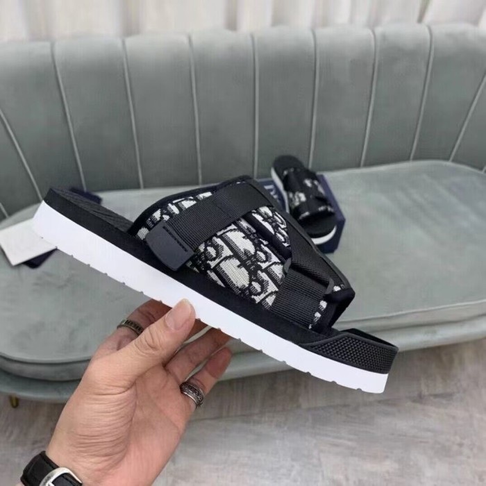 D10r homme slippers