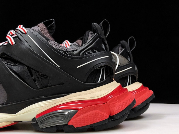 BLCG TRACK TRAINER ‘BLACK RED’ 542023 W1GB6 1002