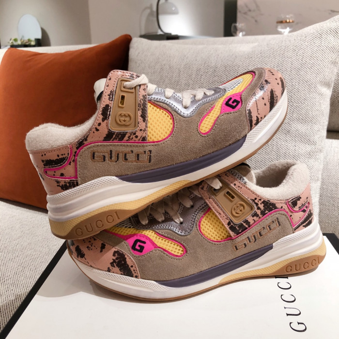 G*u*i mid sneaker