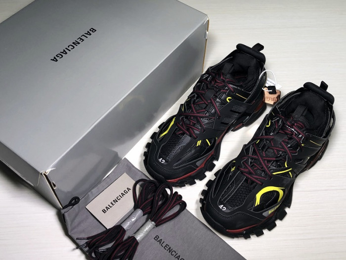 BLCG TRACK TRAINER ‘BLACK BORDEAUX’ 542023 W1GB1 6162