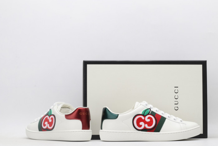 G*u*i low-top sneaker