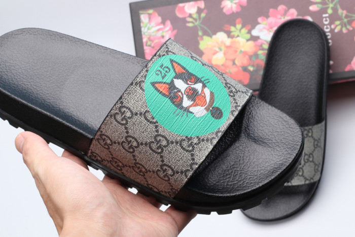 G*u*i slippers
