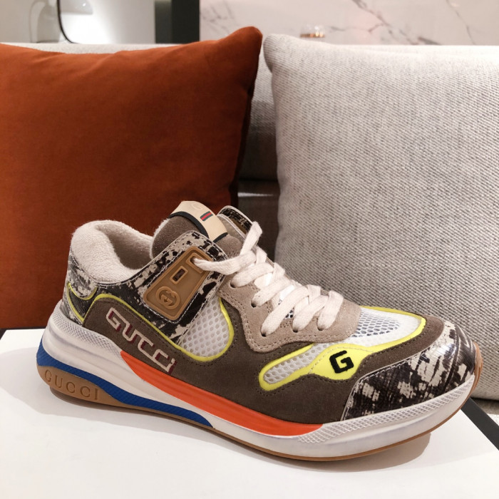 G*u*i mid sneaker