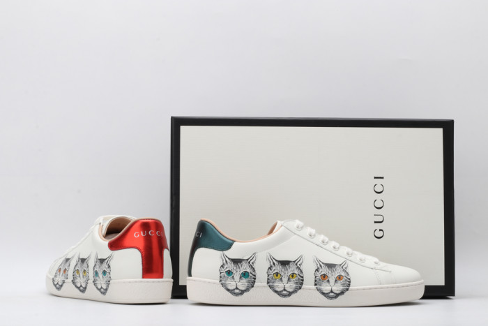 G*u*i low-top sneaker