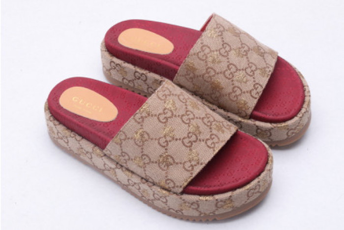 G*u*i slippers