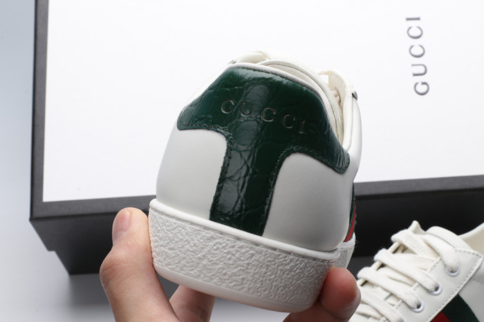 G*u*i low-top sneaker