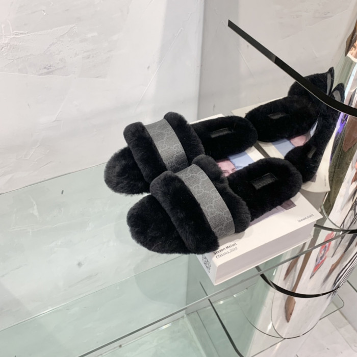 G*u*i slipper