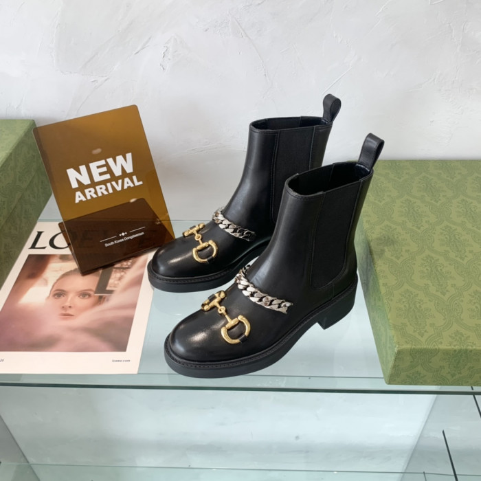 G*u*i boots