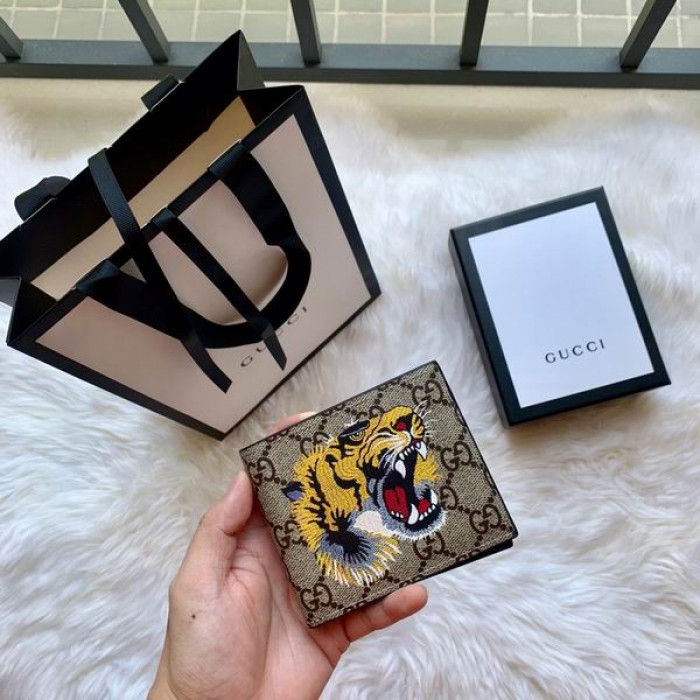 G*u*i wallet 451268 11*9