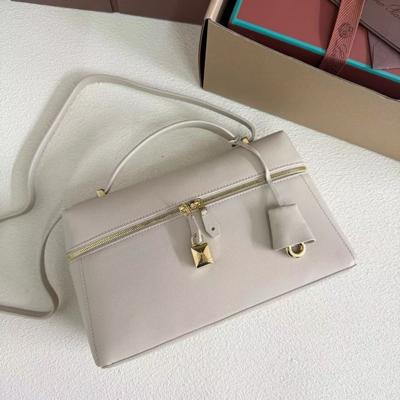 L0r0 P1ana extra pocket l27 16x27x10cm
