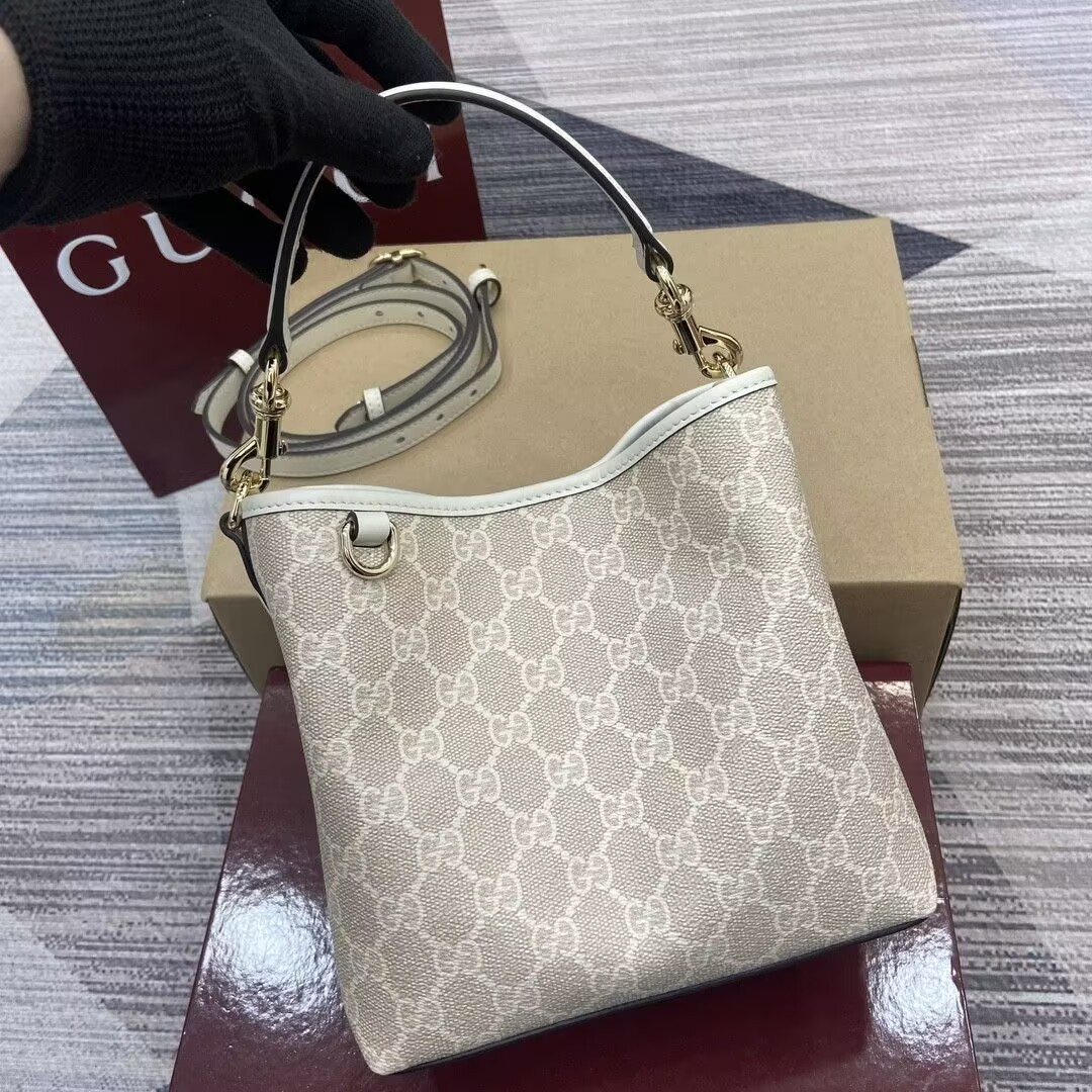 Gvc*1 Mini Emblem 19x18x11cm