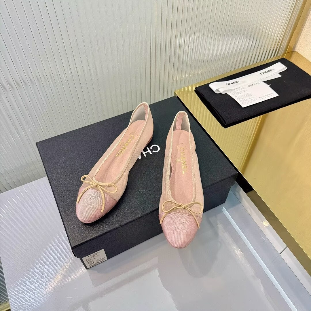 ua Ch**el ballet flats